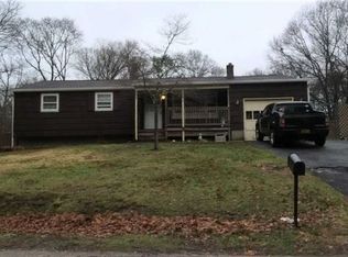 36 Fisk Rd, Holtsville, NY 11742