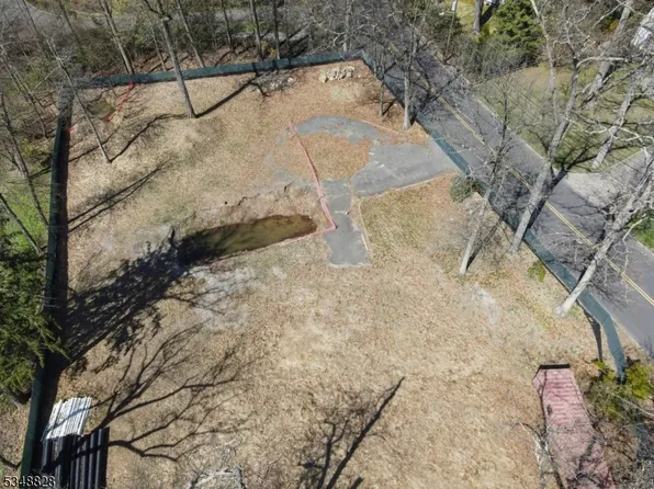 9 Old Chester Rd, Essex Fells Twp., NJ 07021