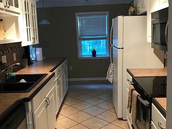 4th image of 425 Mose Dr