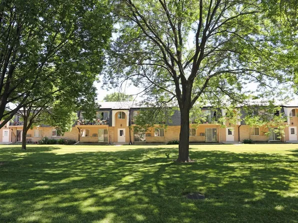 Plaza IV Apartments in St. Francis.