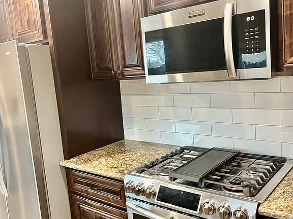 4th image of 2248 Shasta Dr