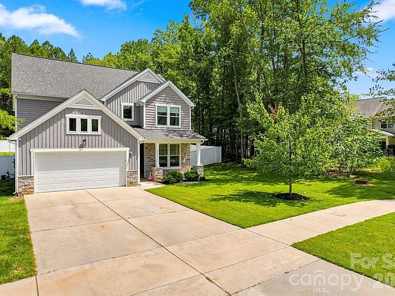 2nd image of 2902 Oakdale Rd