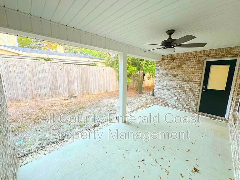 481 Kelly St — Photo 6