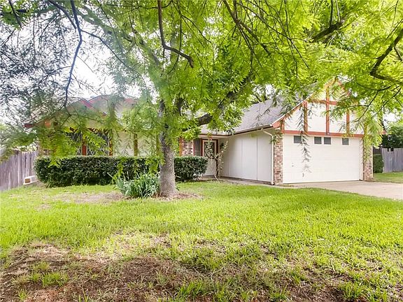 3rd image of 2603 Worth Forest Ct