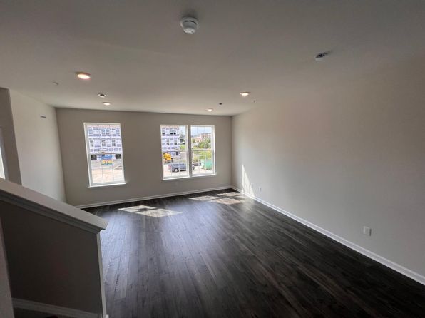 1131 Meadowlark Dr