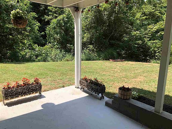 4th image of 829 Memorial Park Dr