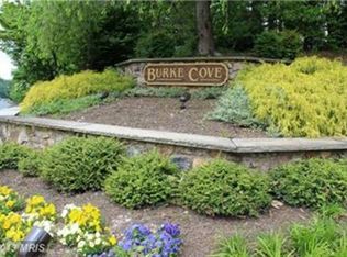5817 Cove Landing Rd APT 201, Burke, VA 22015