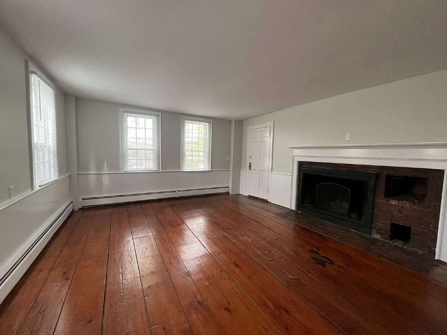 1 bed, 1.0 bath, $2,300 — Photo 4