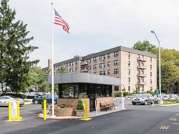 2nd image of 6 Birchwood Ct APT 2O