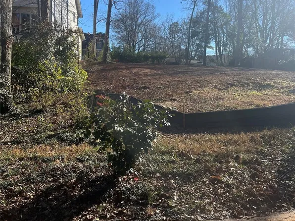 630 Ashworth Rd, Charlotte, NC 28211