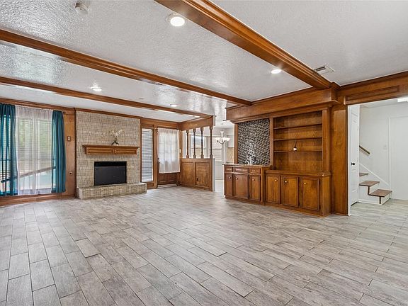 5th image of 15623 Ensenada Drive