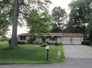 10410 Twin Oaks Dr, Dillsboro, IN 47018