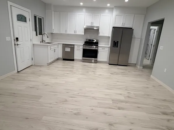 10916 Cantlay St, Sun Valley, CA 91352