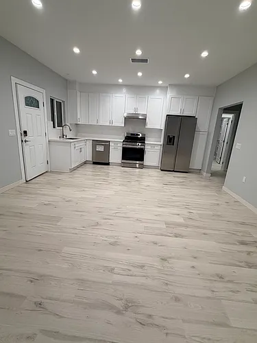 10916 Cantlay St Photo 1