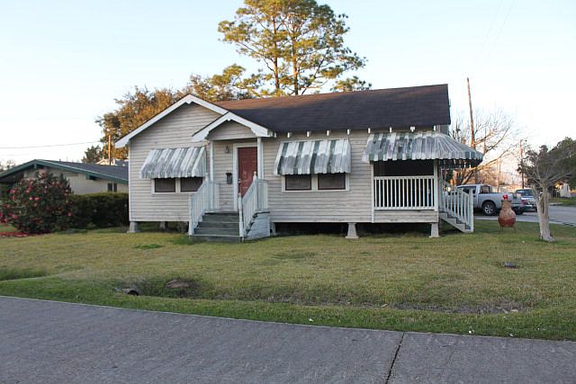 1st image of 1305 Maxine St