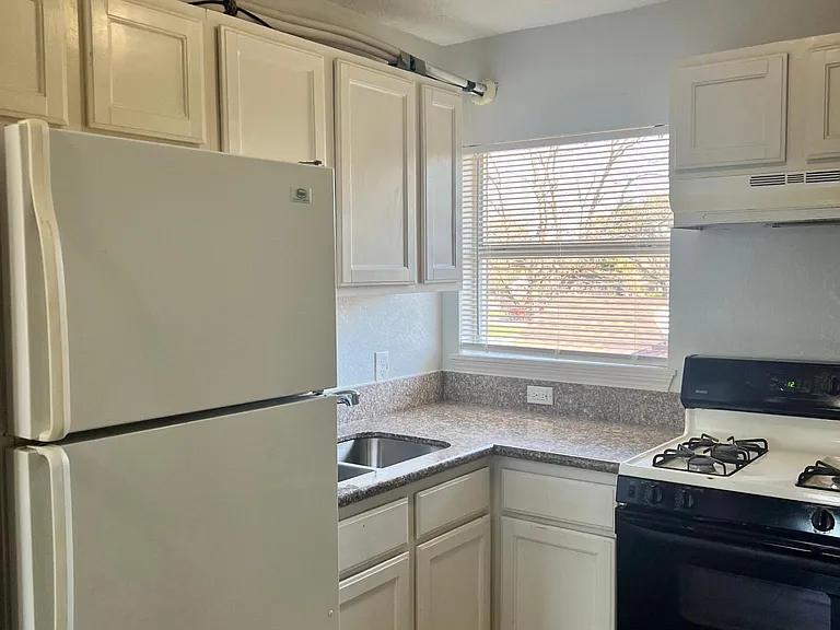 7626 Pecan Villas Dr #3 — Photo 8