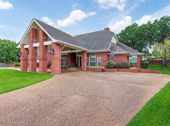 2nd image of 1034 Runnymede Ct