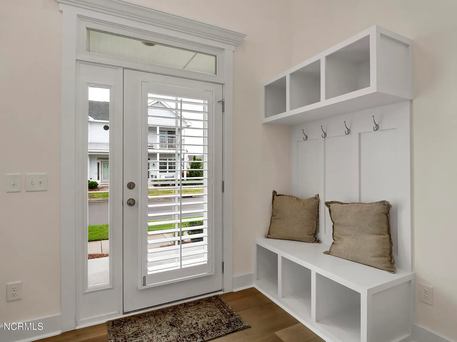 3 bed, 2.5 bath, $2,750 — Photo 2