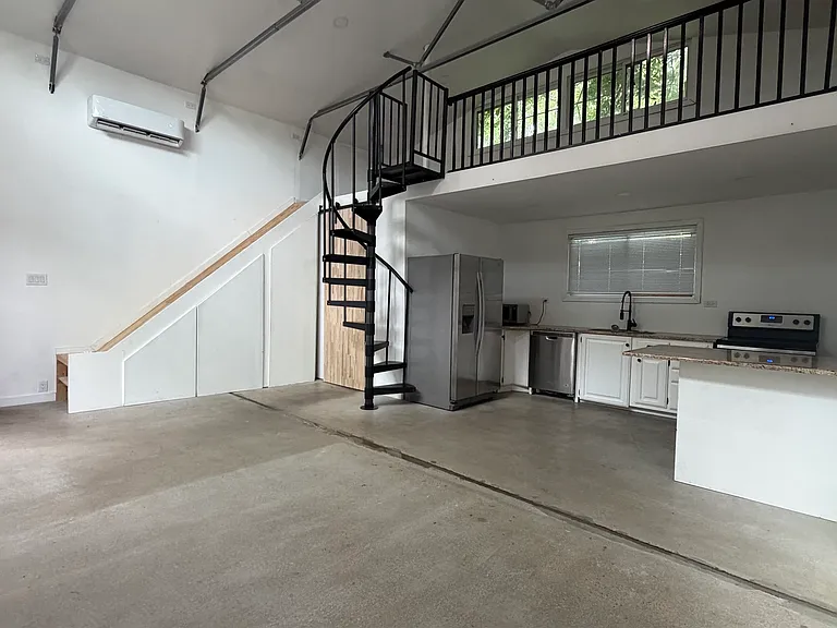 629 Neill Ave #B — Photo 2
