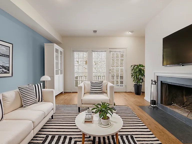 1817 Biltmore St NW #B — Photo 1