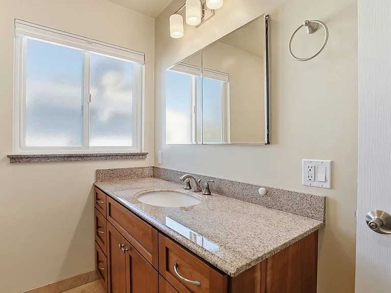 2317 Wooster Ave — Photo 29