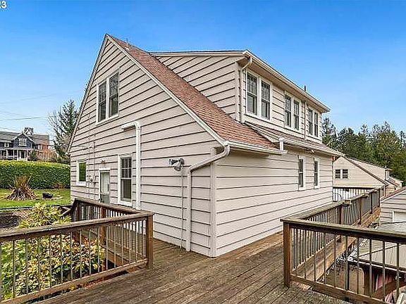 3rd image of 2830 SW Taylors Ferry Rd