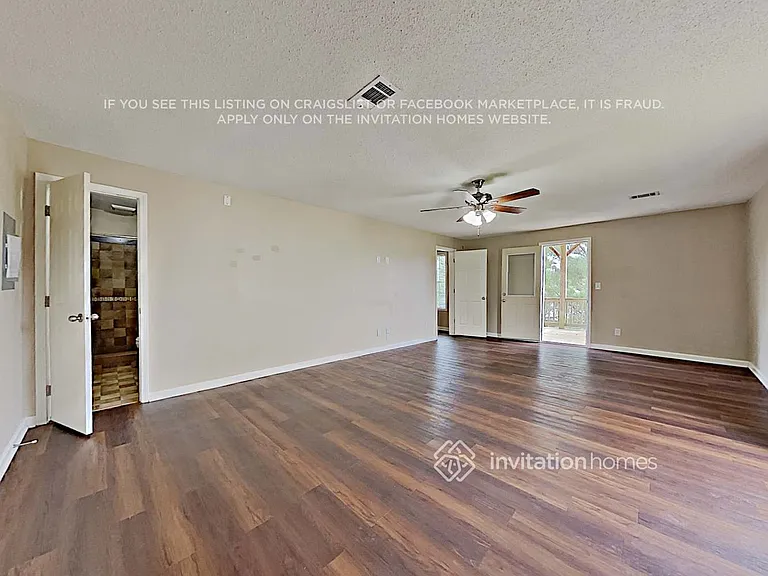 5817 Bradshaw Ct — Photo 6