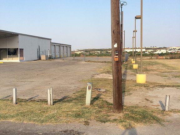 2nd image of 1990 North Veterans Blvd.