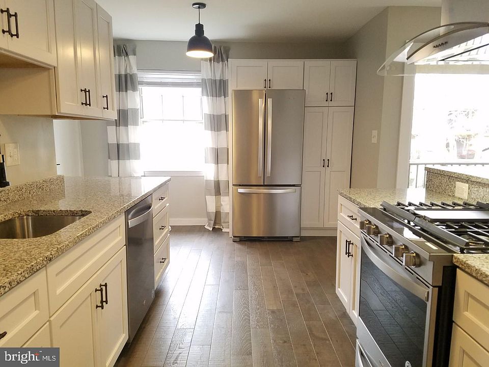 1st image of 878 College Pkwy #30