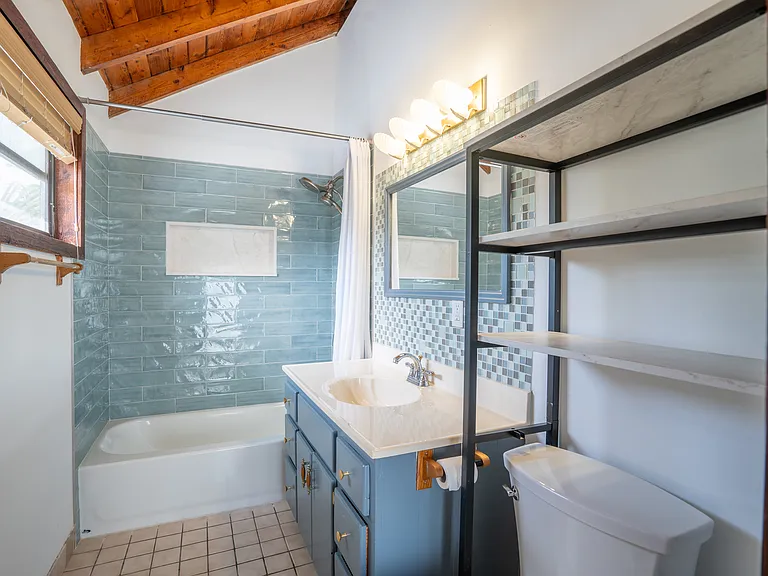 111 E Ridge Rd — Photo 10