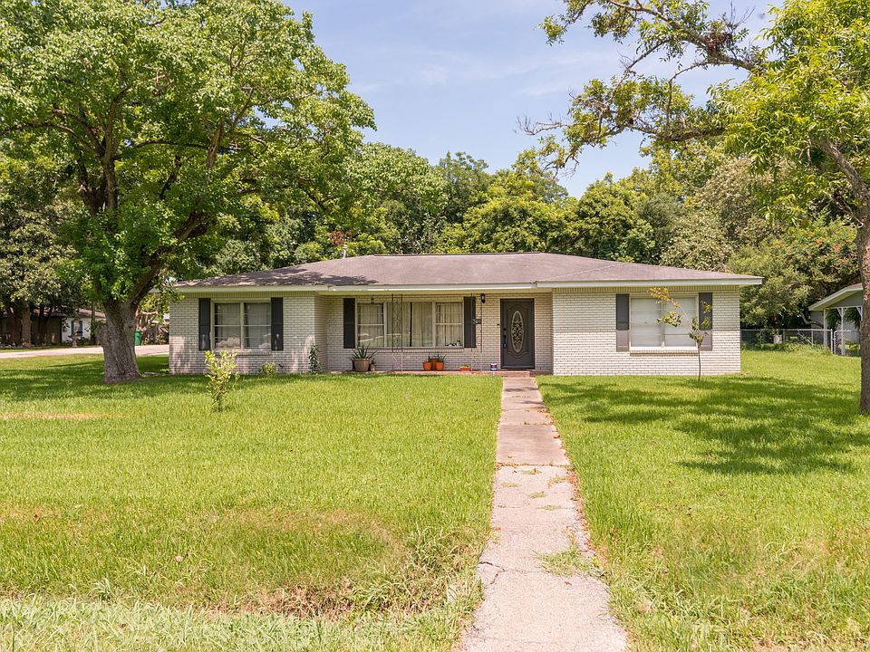 1st image of 200 Pecan Dr