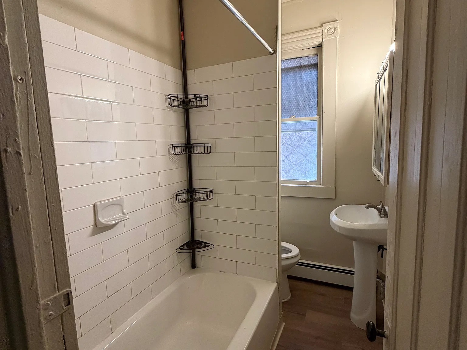4 bed, 1600 sqft, $1,800 — Photo 3