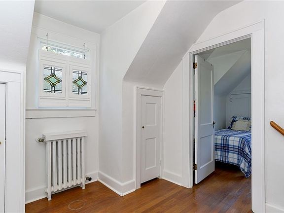 4th image of 1922 Edgewood Ave