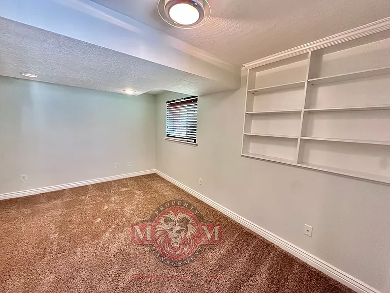 12128 S Woodridge Rd — Photo 35