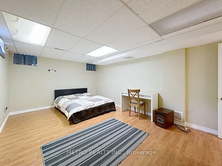 17 Twin Circle Ct #ENTIRE — Photo 33
