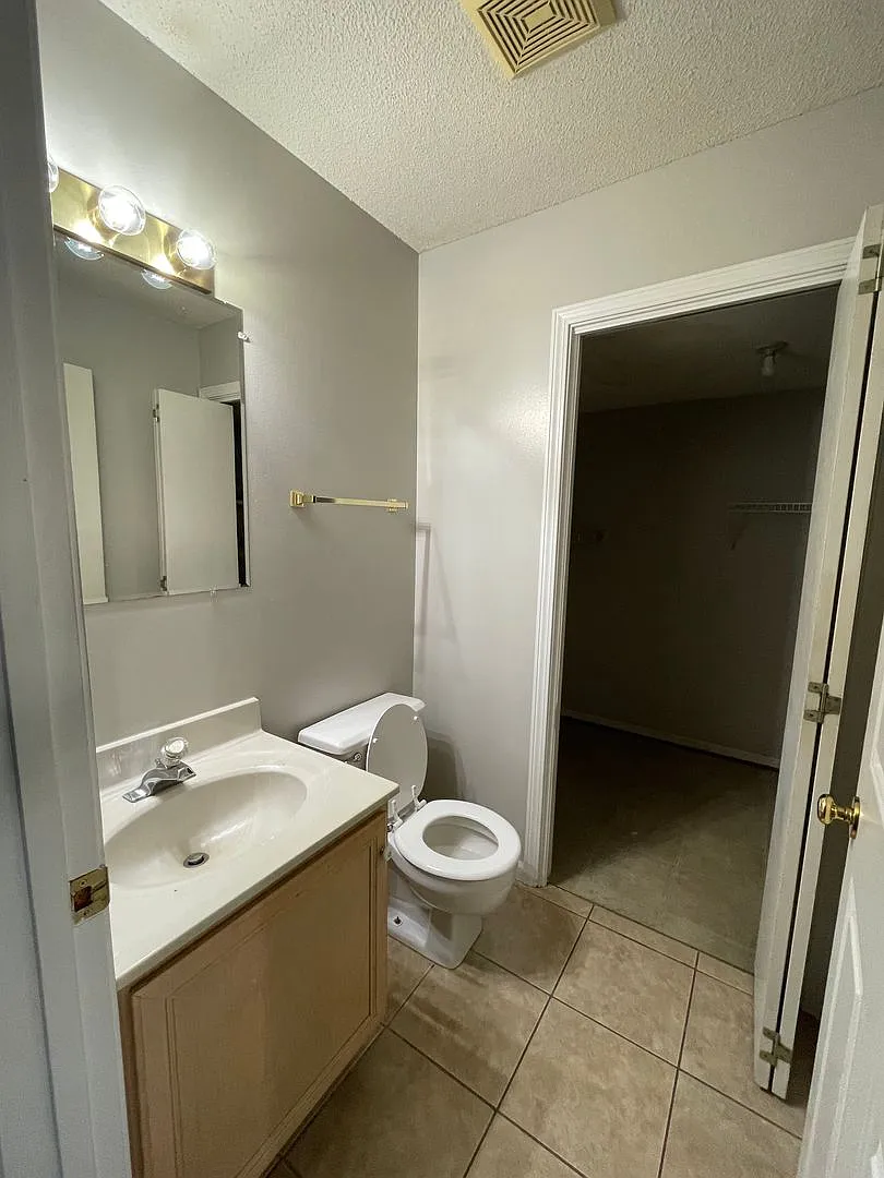 2213-2215 Live Oak Ln. — Photo 3