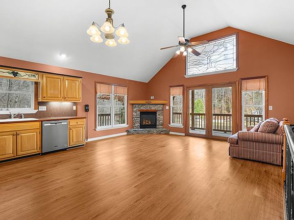 5th image of 232 Riveredge Ln