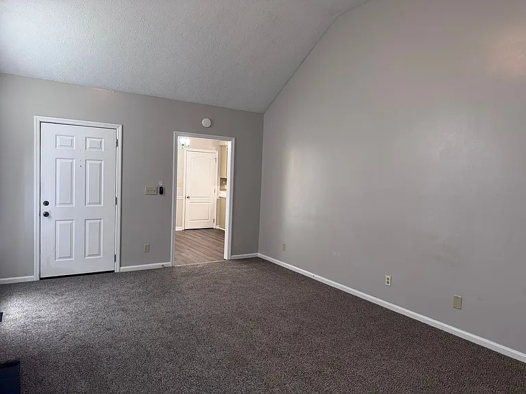 203 Melodie Dr — Photo 4