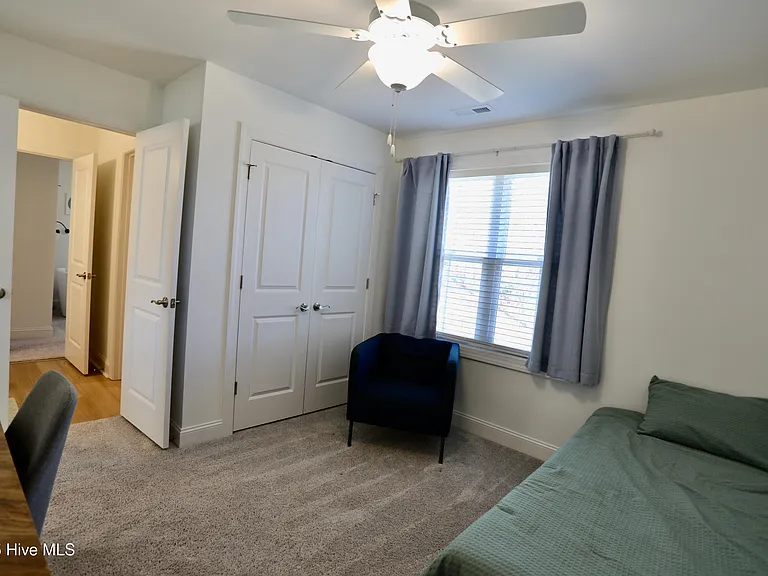 100 Falkirk Ct — Photo 34