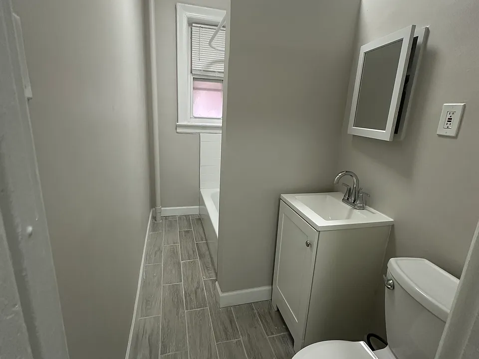 123-126 Corbin Ave #303