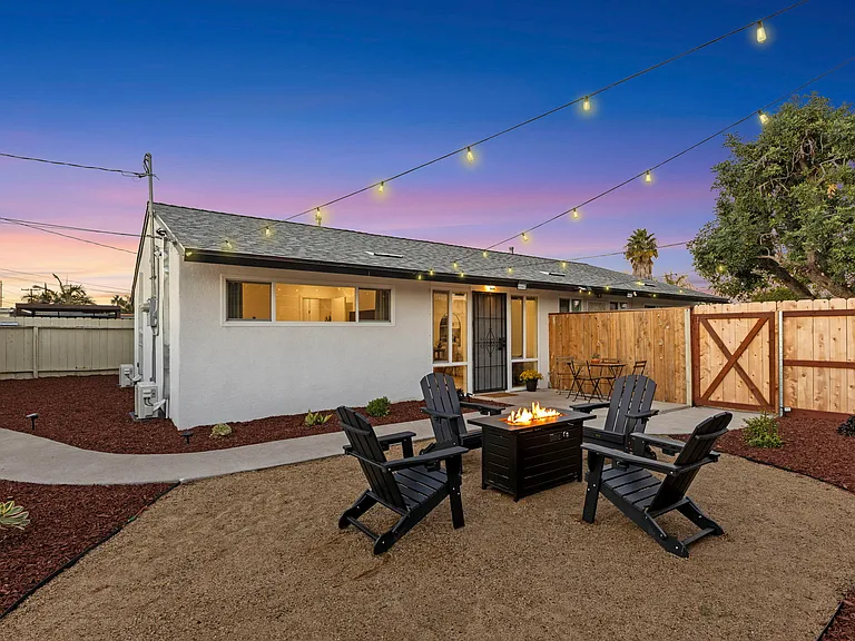4440 Clairemont Dr — Photo 5