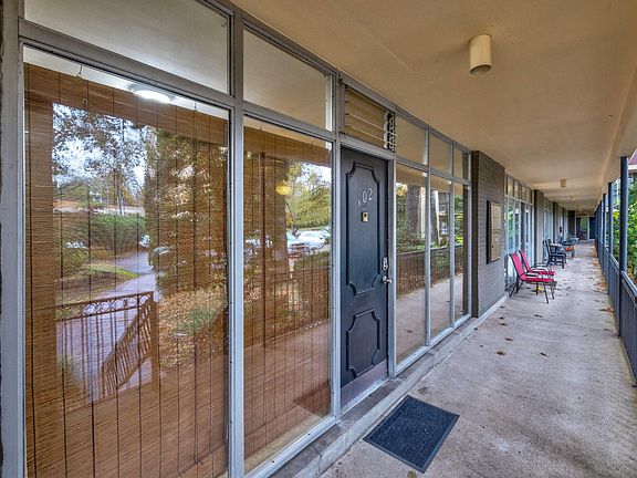 4th image of 3909 Whitland Ave APT 102