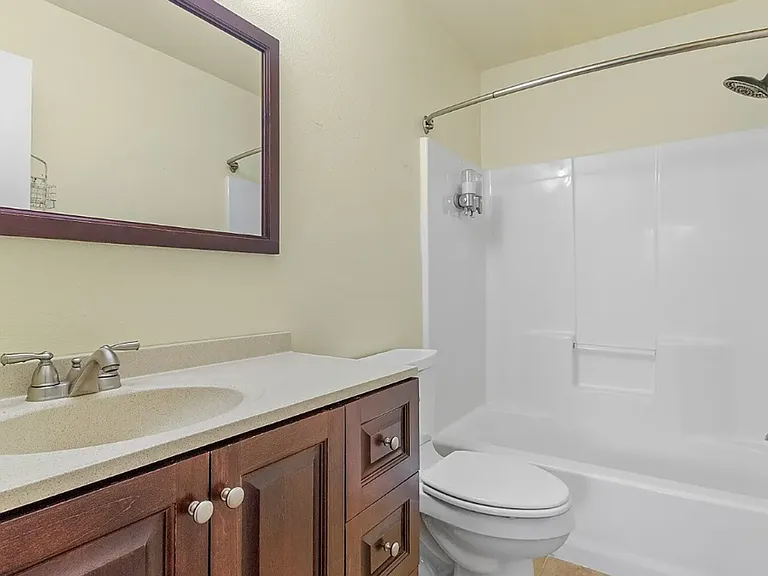 33003 G Pl — Photo 16