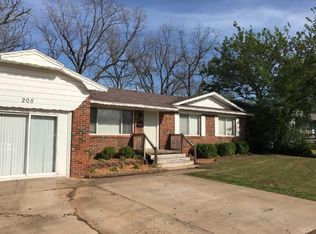 205 N 1st St, Tecumseh, OK 74873