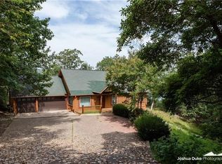 8125 Sherrey Ln, Rogers, AR 72756