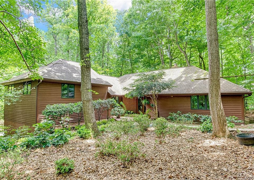 1st image of 3131 Waterton Dr