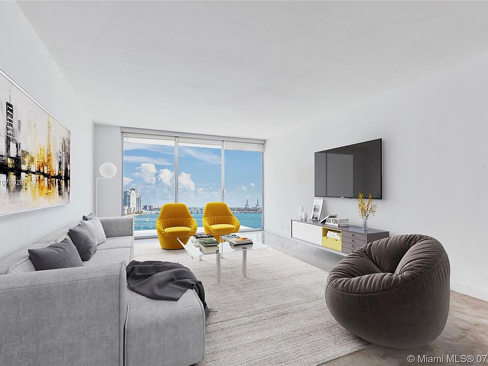 1st image of 1000 West Ave APT 826