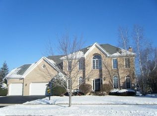 611 Gateshead Dr, Naperville, IL 60565