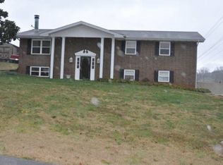 1383 Trentham Cir, Seymour, TN 37865