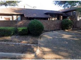 3302 Courtyard Pl, Farmers Branch, TX 75234